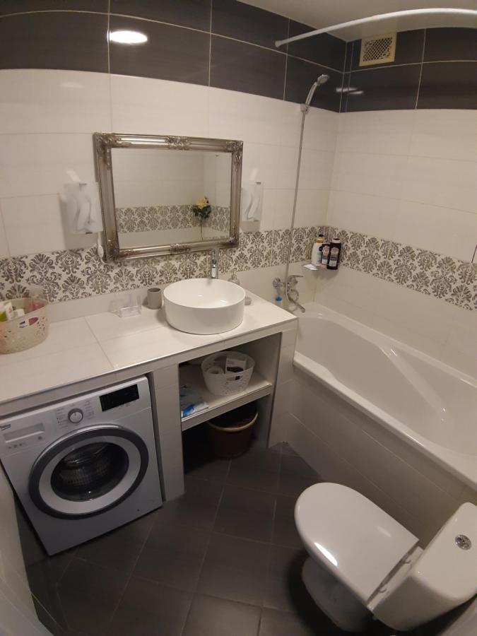 Appartment New In Center 모길레브 외부 사진